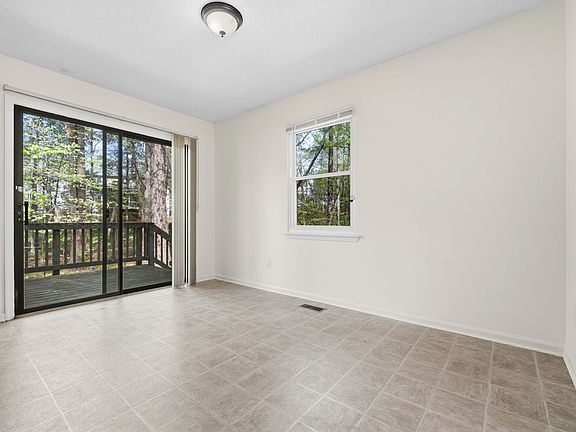 4th image of 121 Gregory Dr
