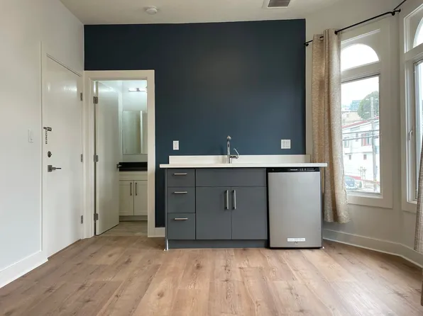 99 Caine Ave #C, San Francisco, CA 94112
