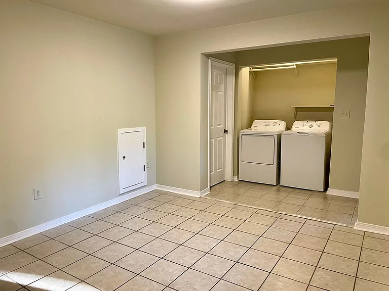 1242 Sharlo Ave #C-2 — Photo 9