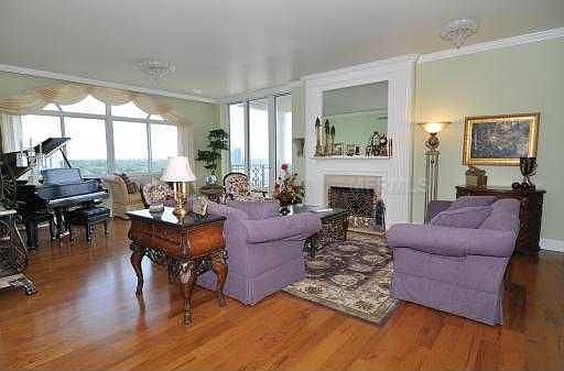 4th image of 3203 Bayshore Blvd Unit 1602
