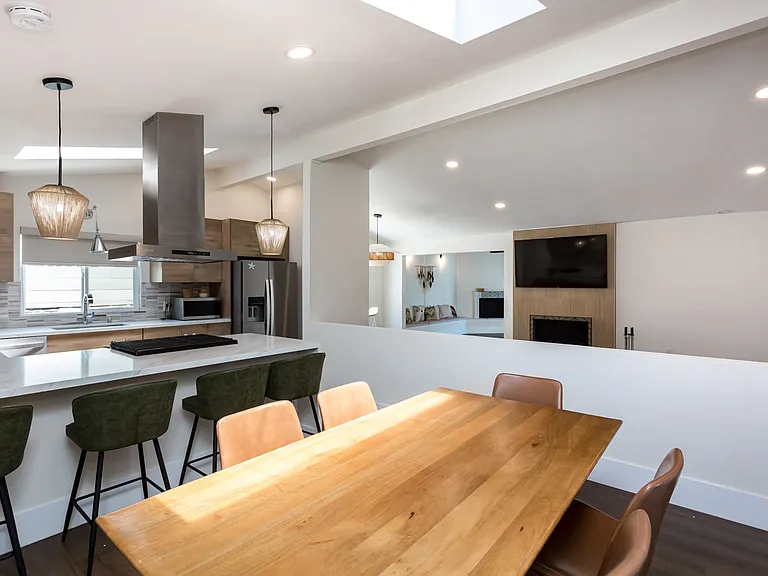 2021 Cardinal Dr — Photo 17