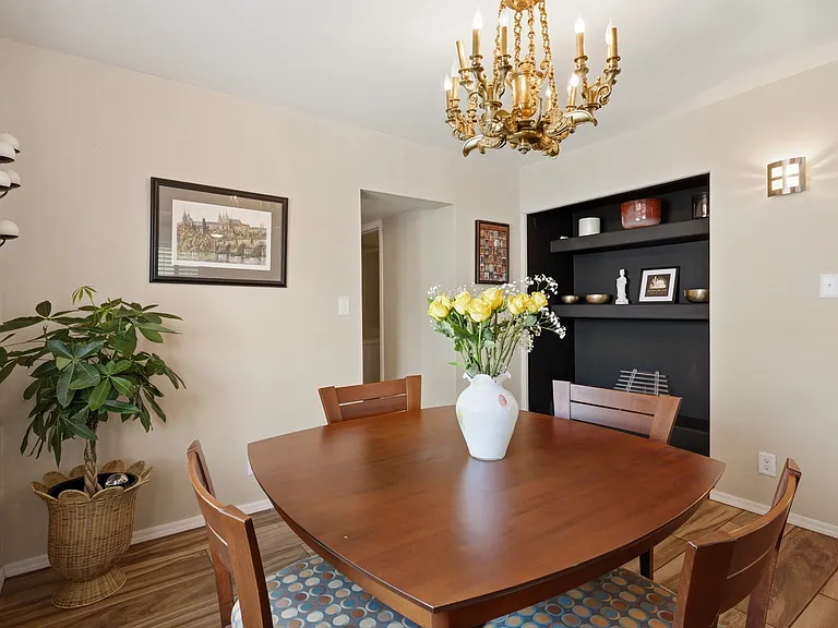 2626 E Hedrick Dr — Photo 22