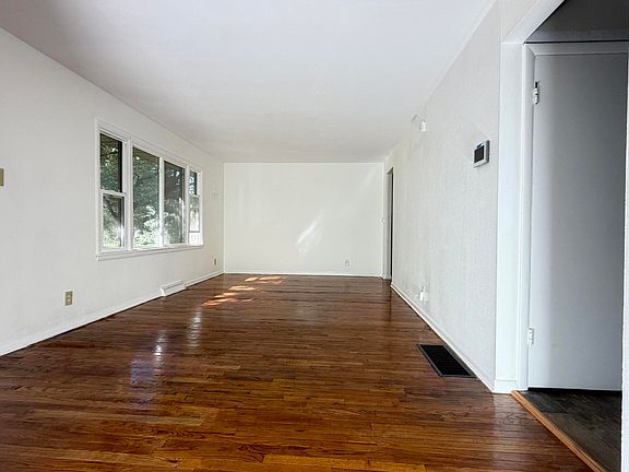 3rd image of 3652 National Ave