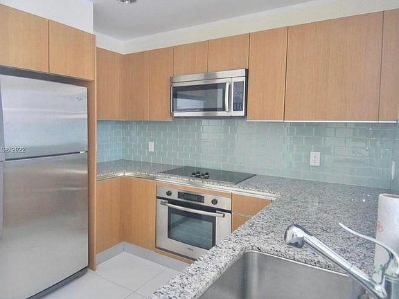 3rd image of 1050 Brickell Ave APT 1810