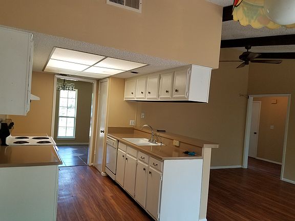 5th image of 6926 Moon Lake Dr