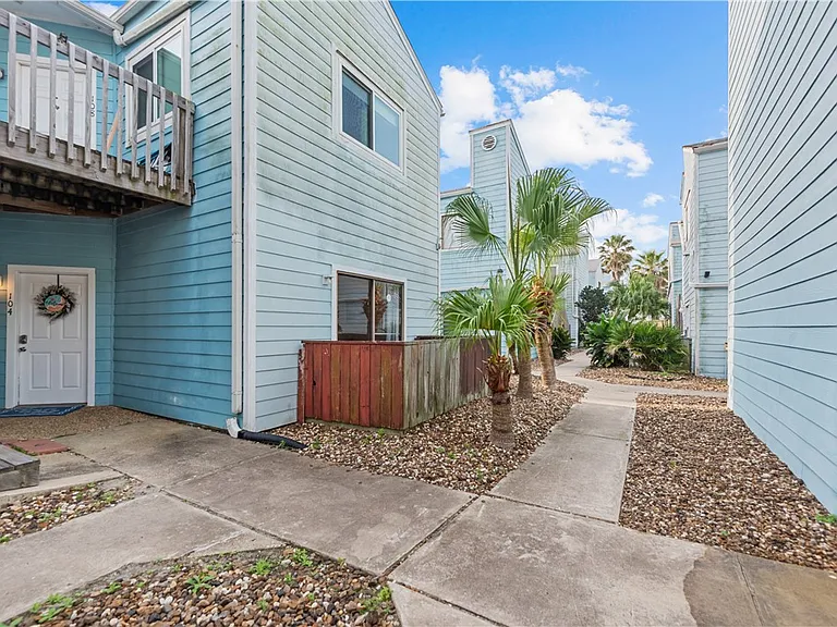 15010 Leeward Dr #104 — Photo 6