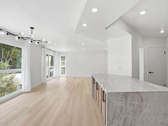3rd image of 1028 14th St #1