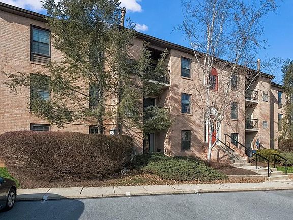 3rd image of 1430 Washington Pl