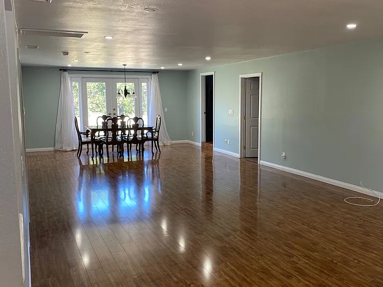 12133 Topa Ln — Photo 3