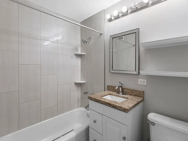1355 N Sandburg Ter #1403D — Photo 15