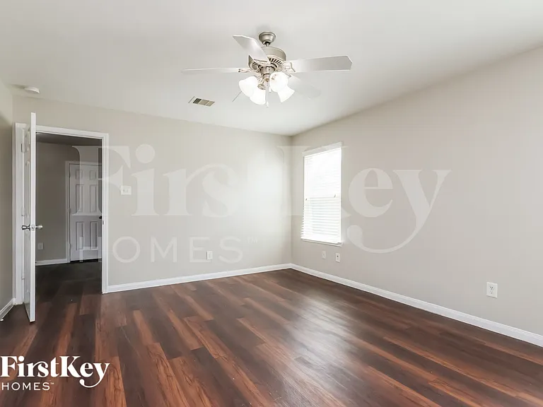 2423 Gianna Way — Photo 8