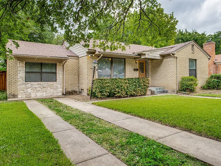 Charming single story 3-bed, 2-bath home.
