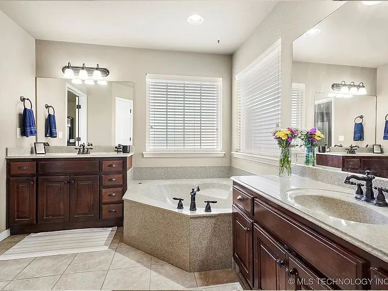 1801 E Montgomery St — Photo 15