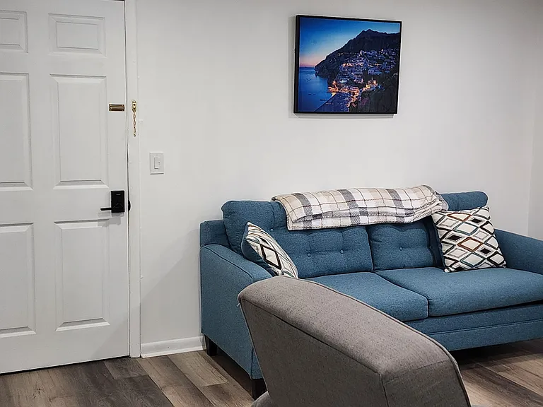 38 Hill Ave #6 — Photo 6