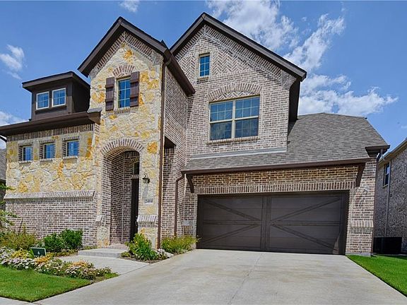 2nd image of 2404 Royal Summit Dr