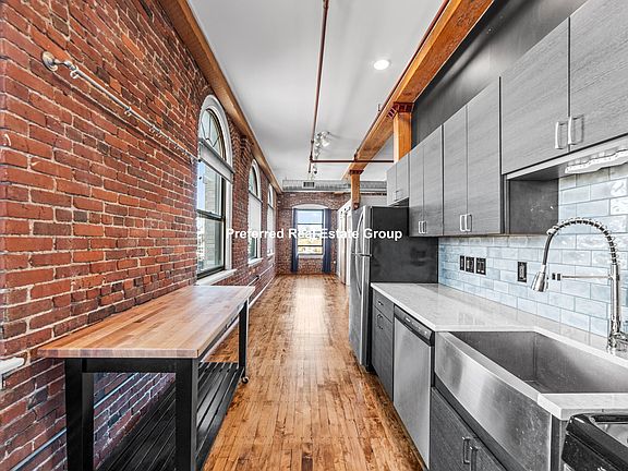 5th image of 244 Brighton Ave APT 302