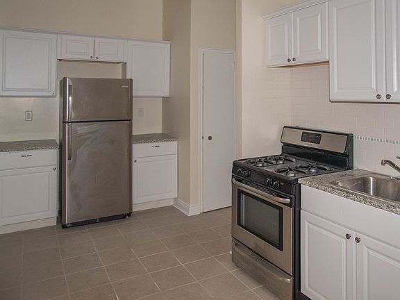 2nd image of 808 W End Ave APT 1008