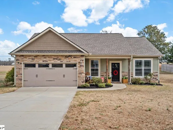 110 Smith Dr, Pelzer, SC 29669