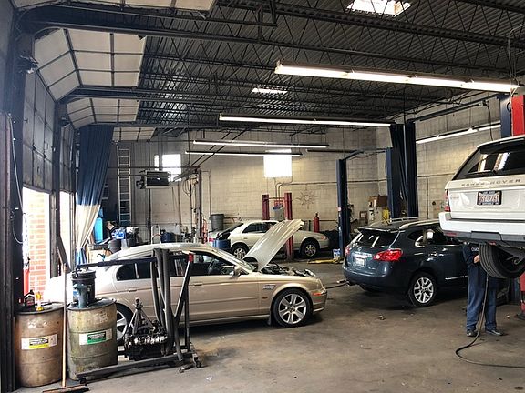4th image of 430 N Ogden Ave