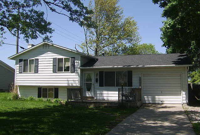Front view of home