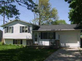 902 E Walnut St, Nappanee, IN 46550