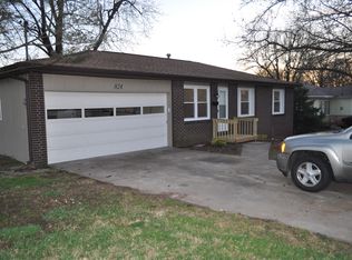824 W Crestview St, Springfield, MO 65807
