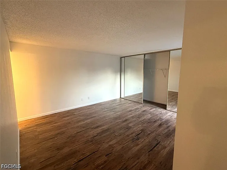 1406 Park Shore Cir #3 — Photo 10