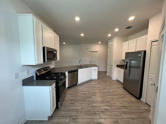 5th image of 33564 Blossom Ln