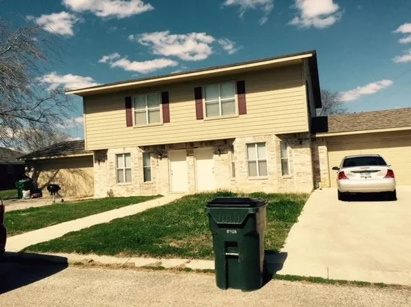 106 Highview Ln, Seguin, TX 78155