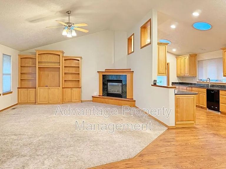 1340 SW Timian St — Photo 6