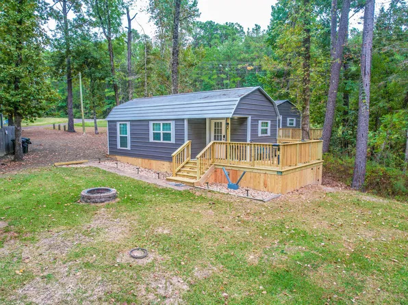 125 Apple Dr, Burkeville, TX 75932