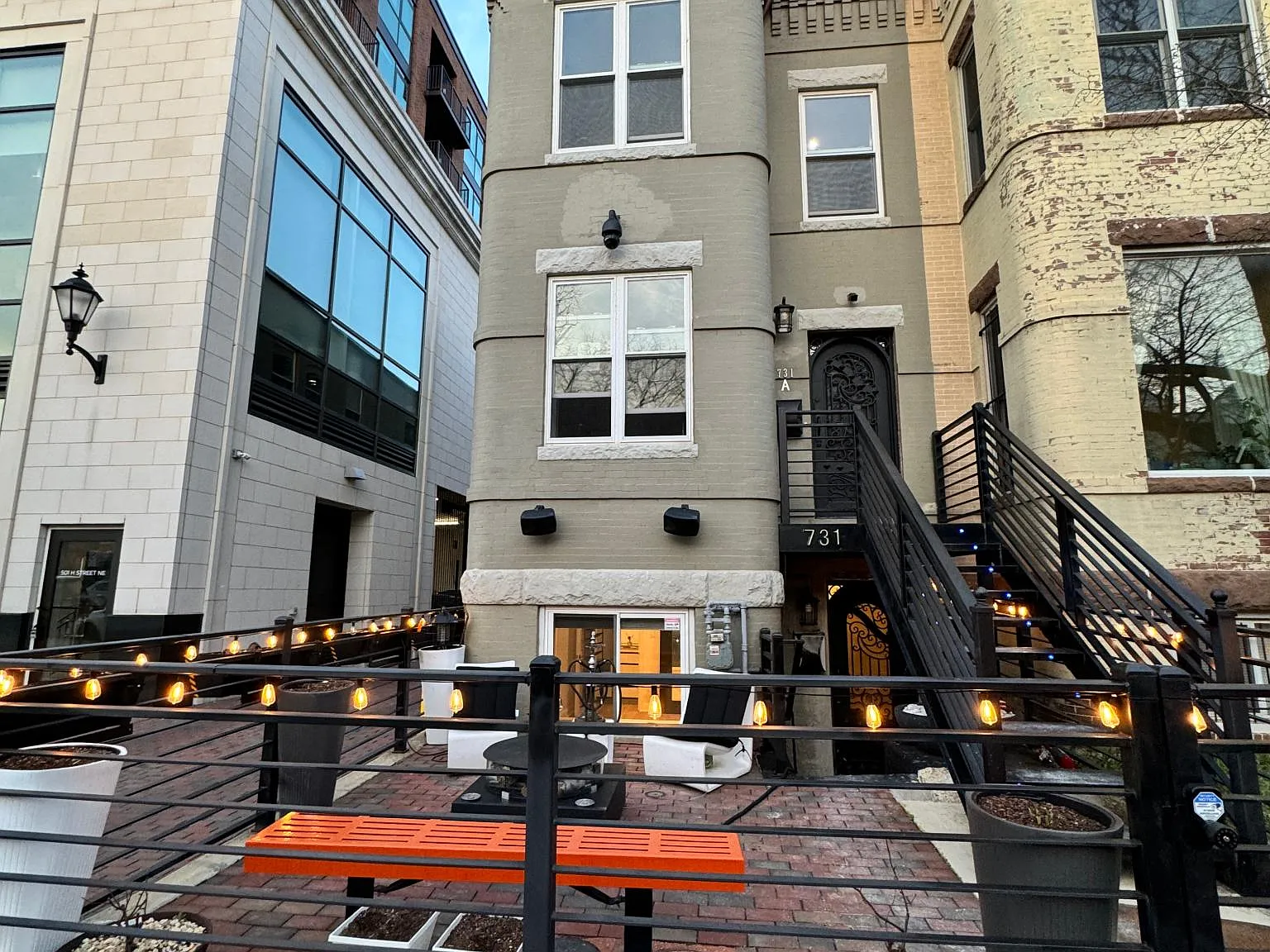 2 bed, 900 sqft, $2,750 — Photo 1
