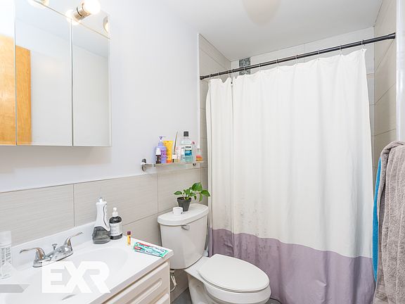 4th image of 324 Grand Ave #4EA