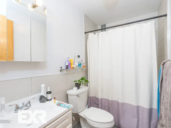 324 Grand Avenue image 4 of 11