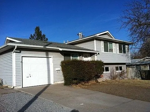 3145 Kings Row photo 1