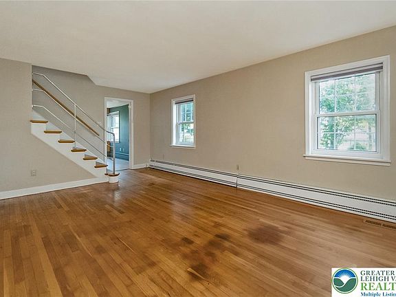 3rd image of 198 Pershing Blvd
