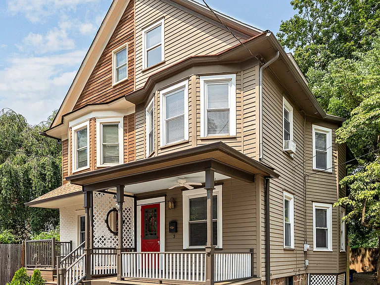 3 Lee Ave — Photo 1