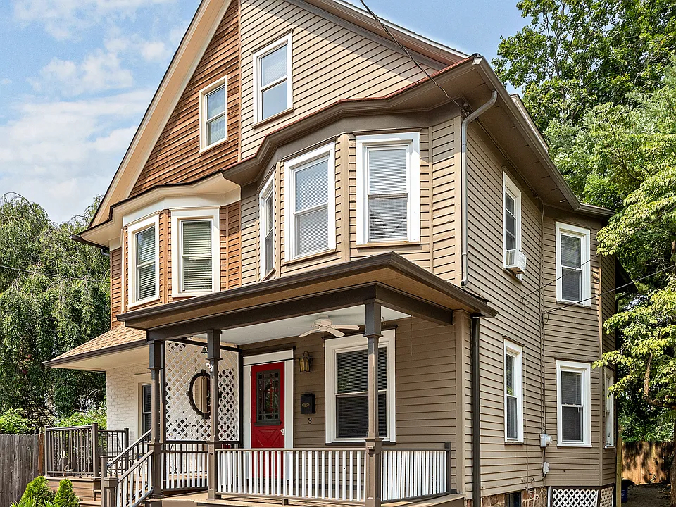 3 Lee Ave