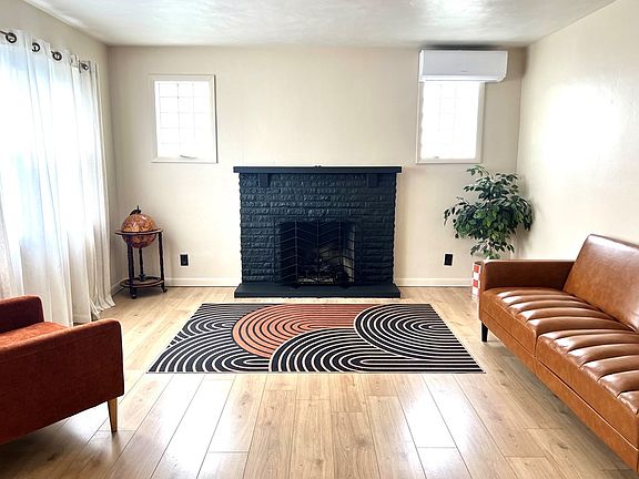 3rd image of 199 Brookwood Way N