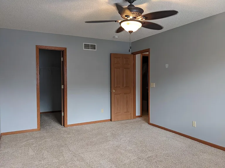 Master BR, walkin closet