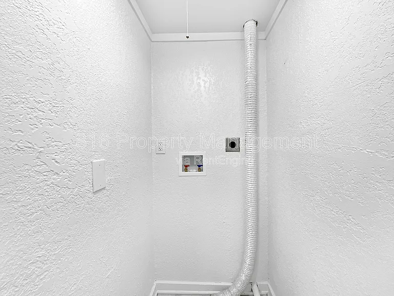 4802 Locust Ave — Photo 12