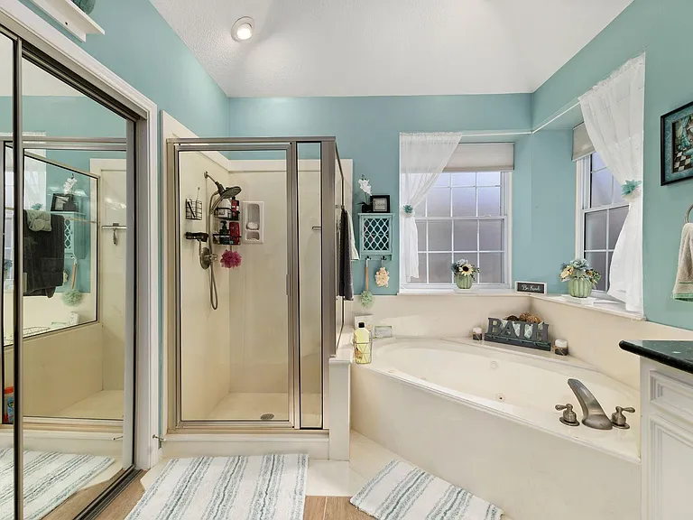 1907 Emerald Ct — Photo 15