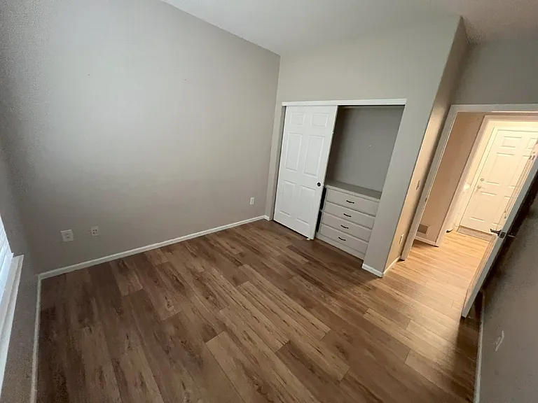 5420 Heatherton Ln — Photo 12