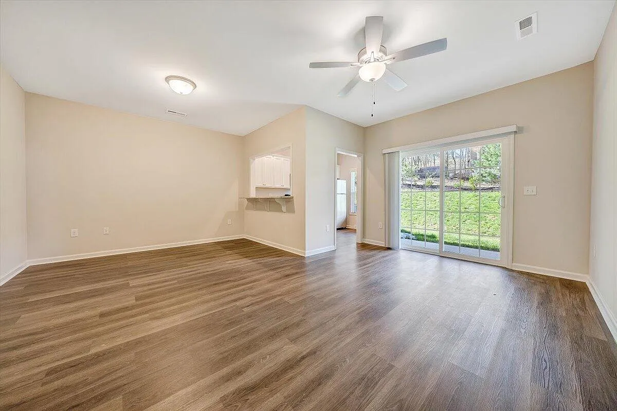2 bed, 2.5 bath, 1312 sqft, $1,799 — Photo 4