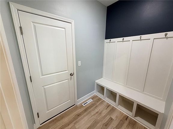 3rd image of 1244 Hillmann Ln