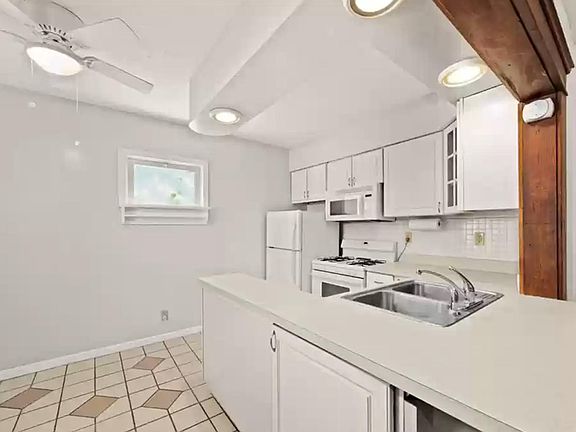 3rd image of 1264 Clifton Prado