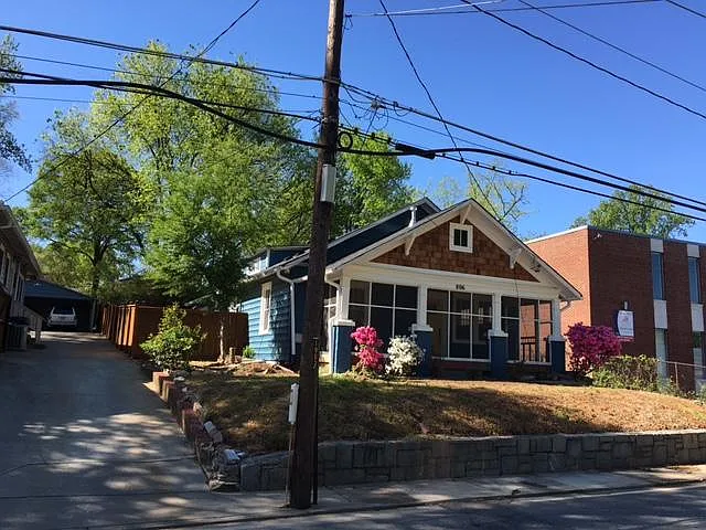 3 bed, 1600 sqft, $2,700 — Photo 1