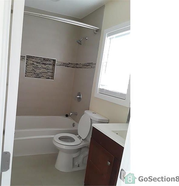 2nd image of 11815 167th St