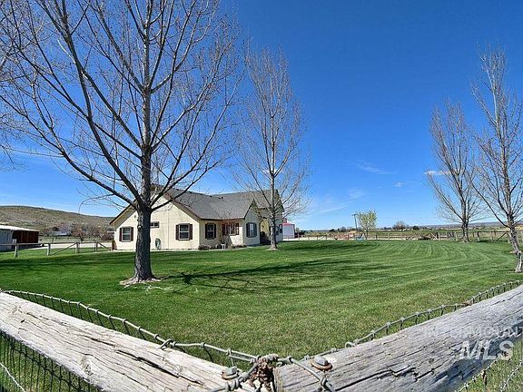 2nd image of 7560 Palomino Ln