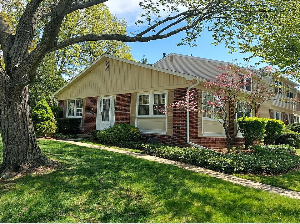 1st image of 1669 Brentwood Dr #544